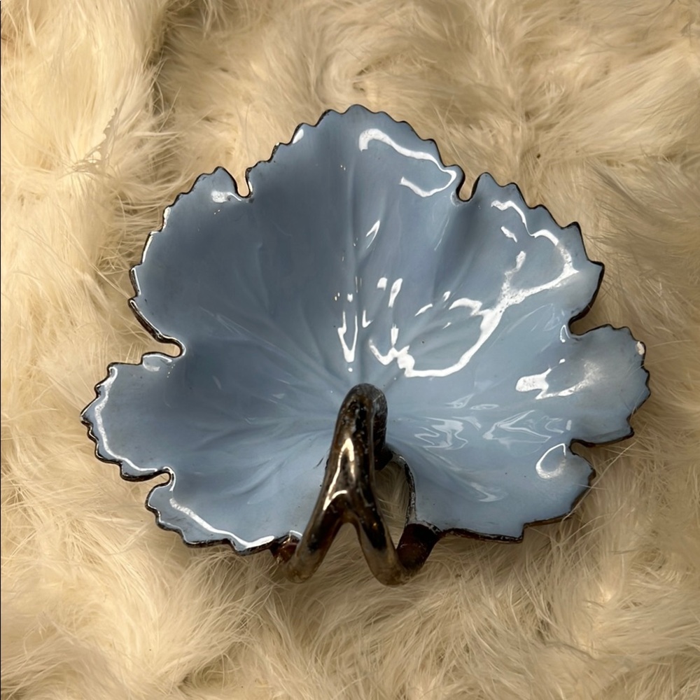 MCM Vintage Patina Baby Blue Ceramic Maple Leaf Dish JewelryHolder Art Sculpture - Picture 11 of 11
